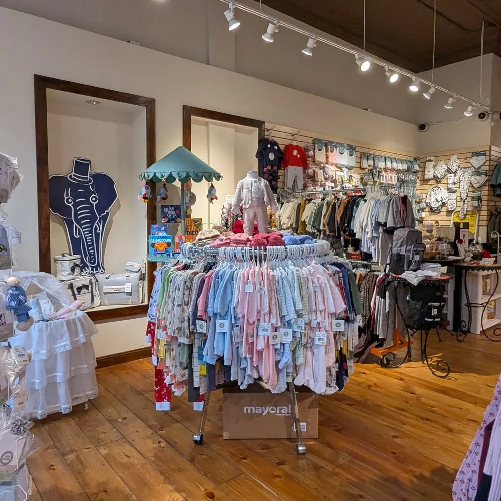 The family-fashion environment — CITYROOTS retail photography