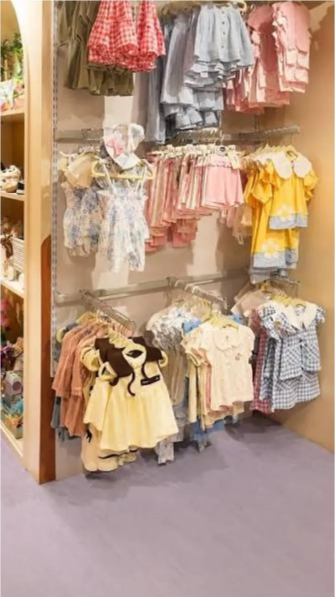 Small-format merchandising — CITYROOTS retail photography