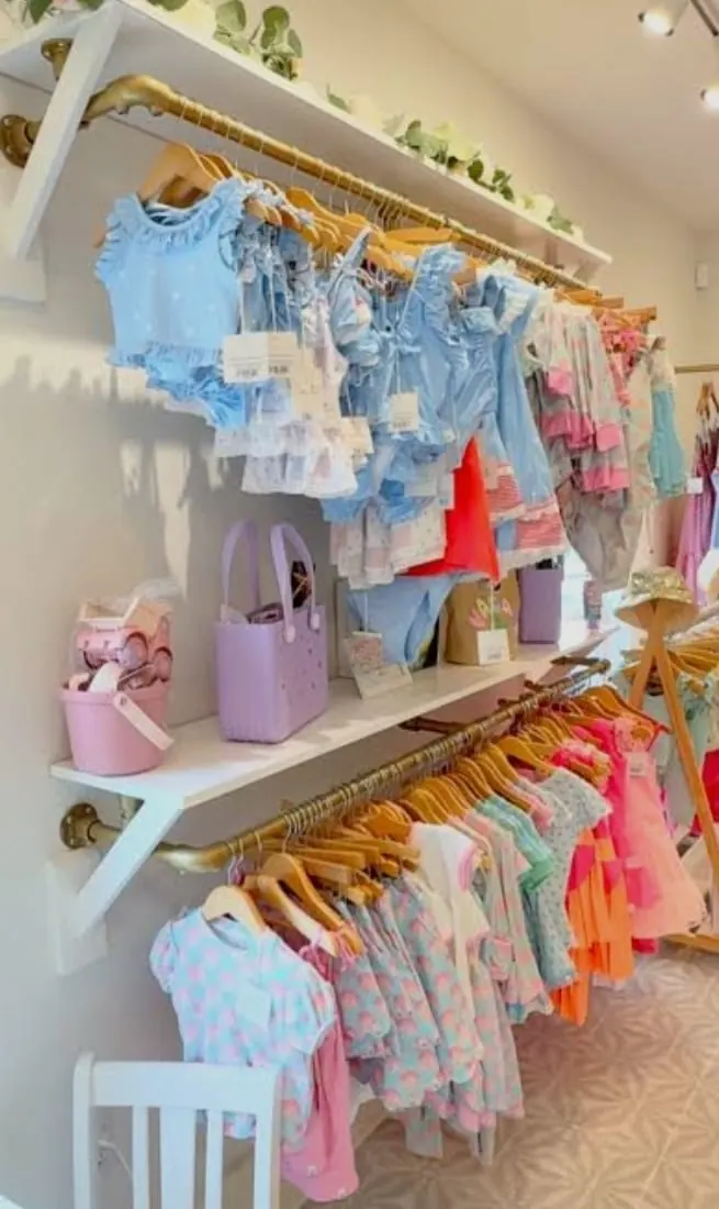 Everyday colour, carefully kept — CITYROOTS retail photography